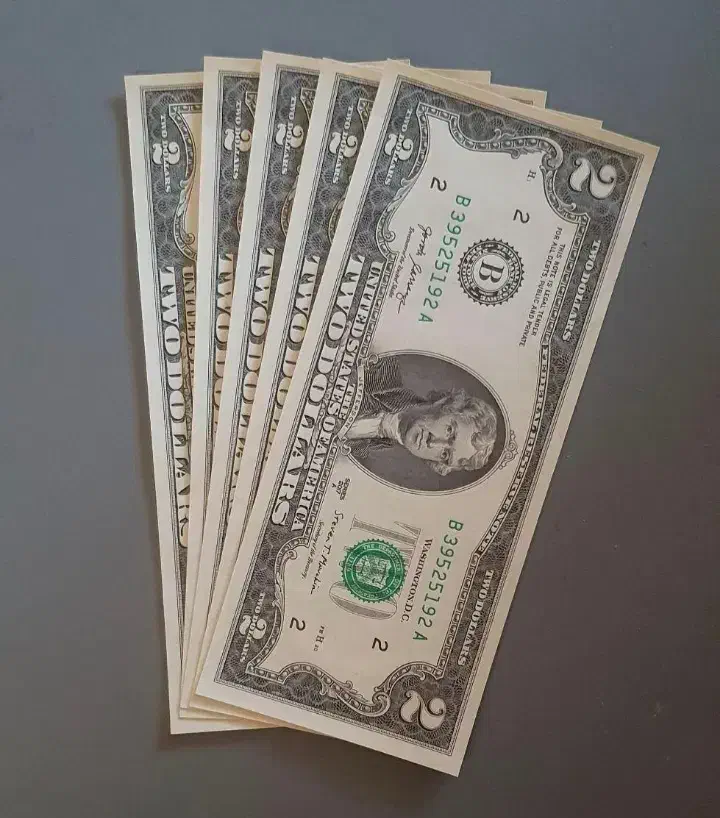 پنج عدد دو دلاری سریال پشت هم کیفیت ۱۰۰درصد|کلکسیون سکه، تمبر، اسکناس|تهران, فلسطین (میدان انقلاب)|دیوار