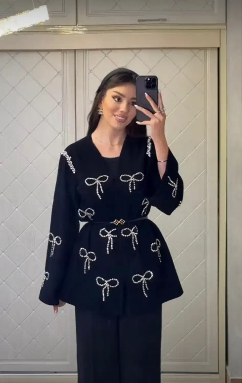 مانتو مجلسی|لباس|تهران, دبستان|دیوار