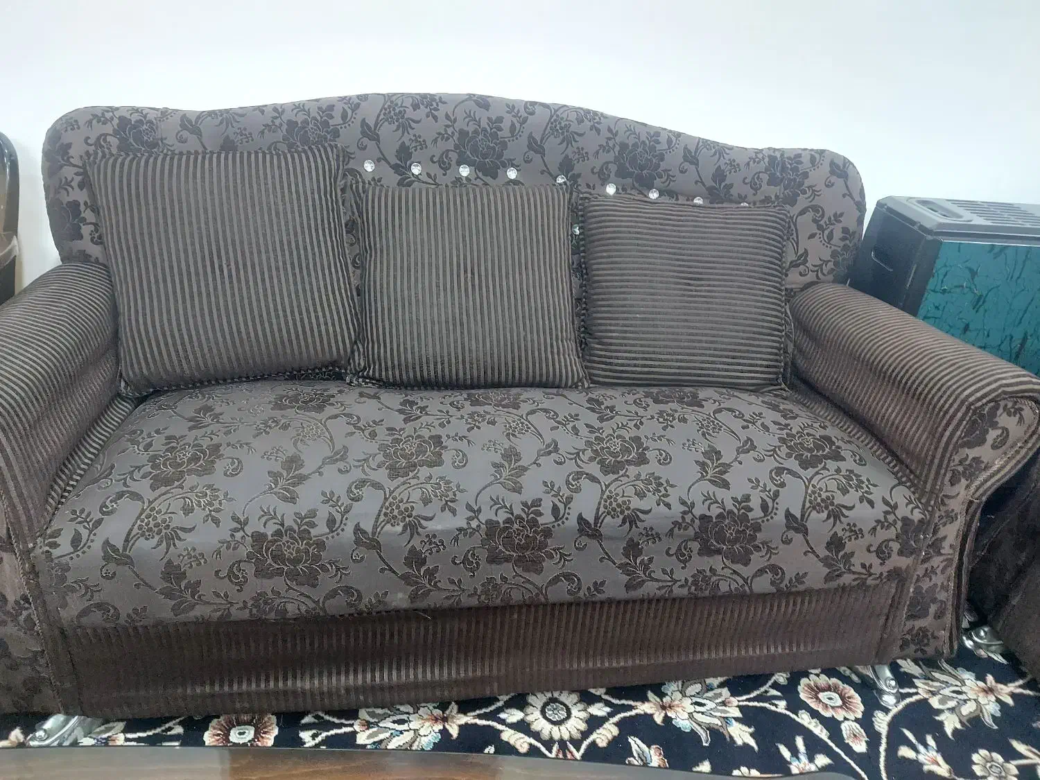 فروش فوری مبل راحتی ۷ نفره|مبلمان خانگی و میز عسلی|قائمشهر, |دیوار