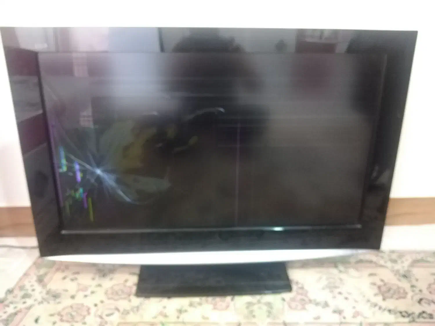 تلویزیون ال سی دی 42 اینچ|تلویزیون و پروژکتور|پرند, فاز ۴|دیوار