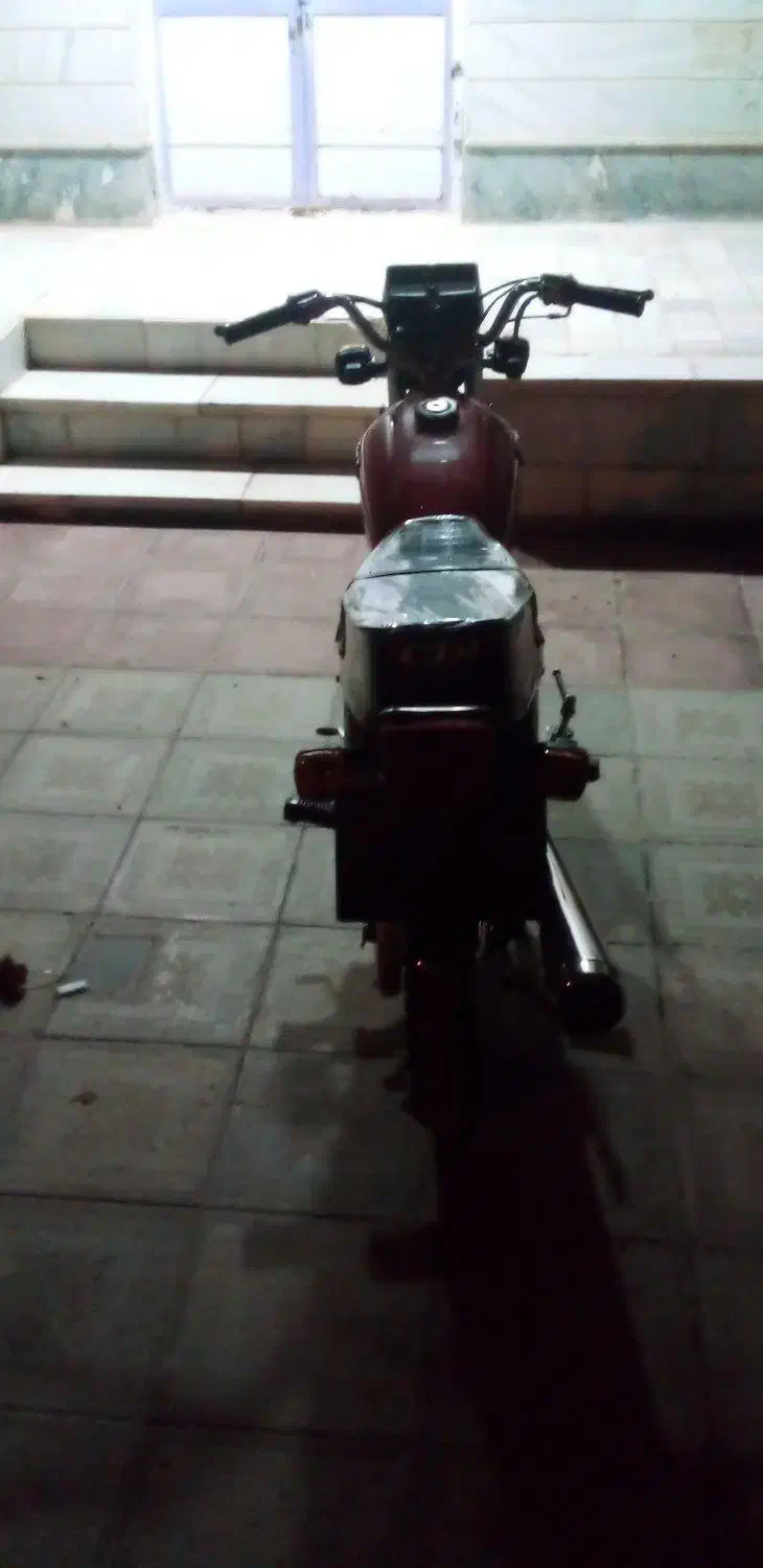 مدل ۱۳۴|موتورسیکلت|ششطراز, |دیوار