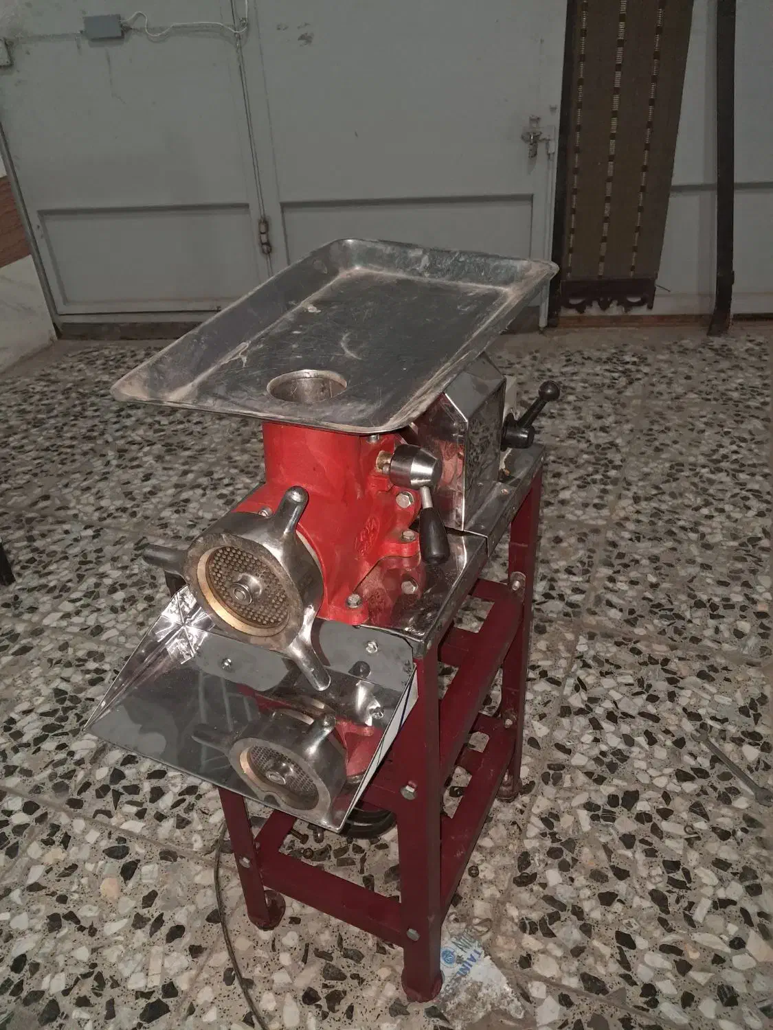 کبابگیر  چرخ گوشت ۳۲  لوازم آشپزی  منقل  اجاق|کافی‌شاپ و رستوران|خمینی‌شهر, |دیوار