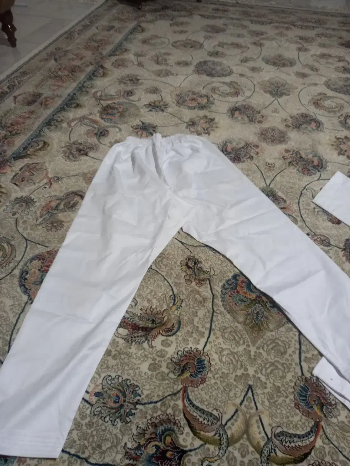 لباس کارته کیوکوشین|لباس|گلبهار, شهر جدید گلبهار|دیوار