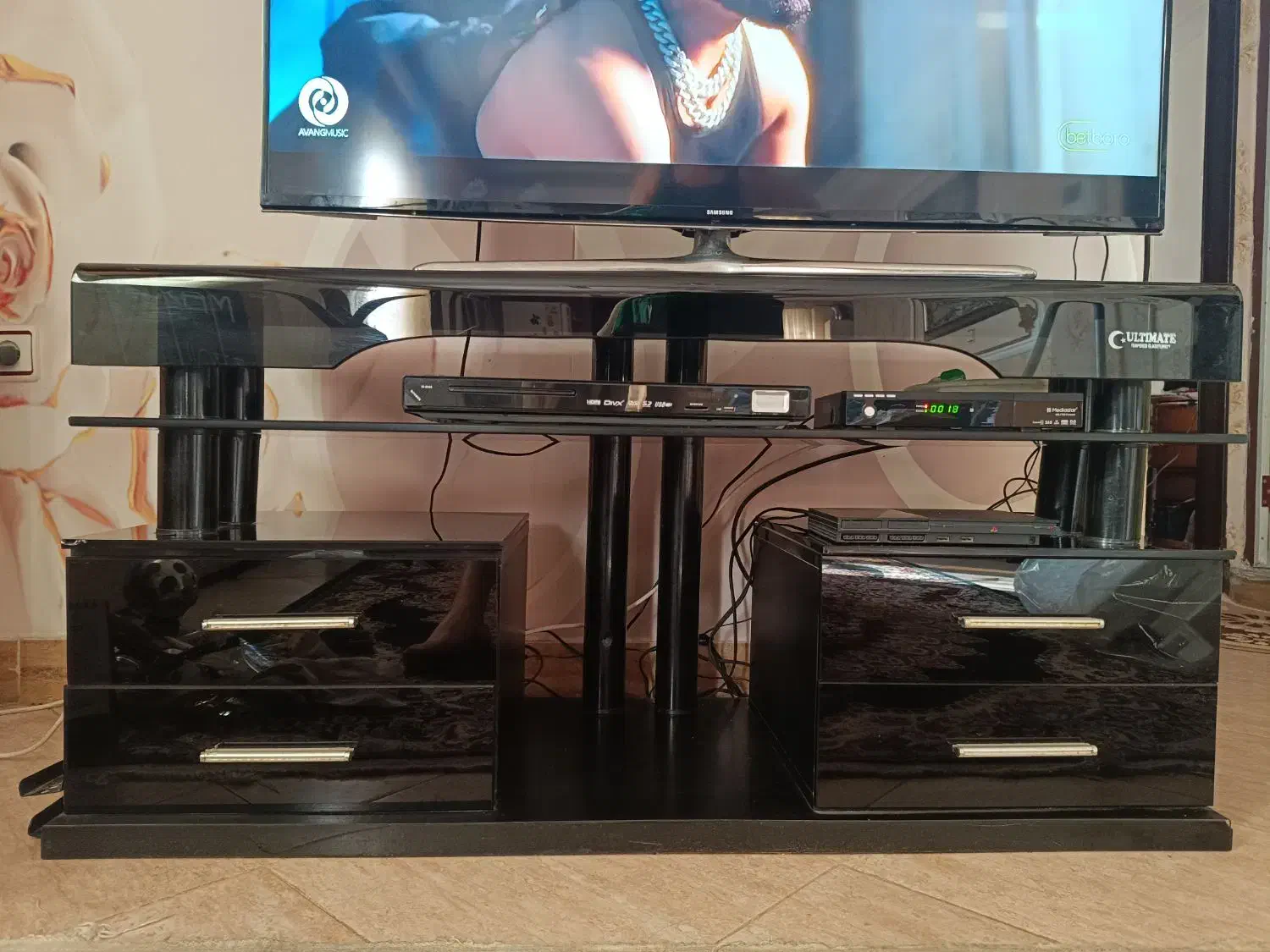 میز شیشهای|میز تلویزیون|رشت, شهرک صبا|دیوار