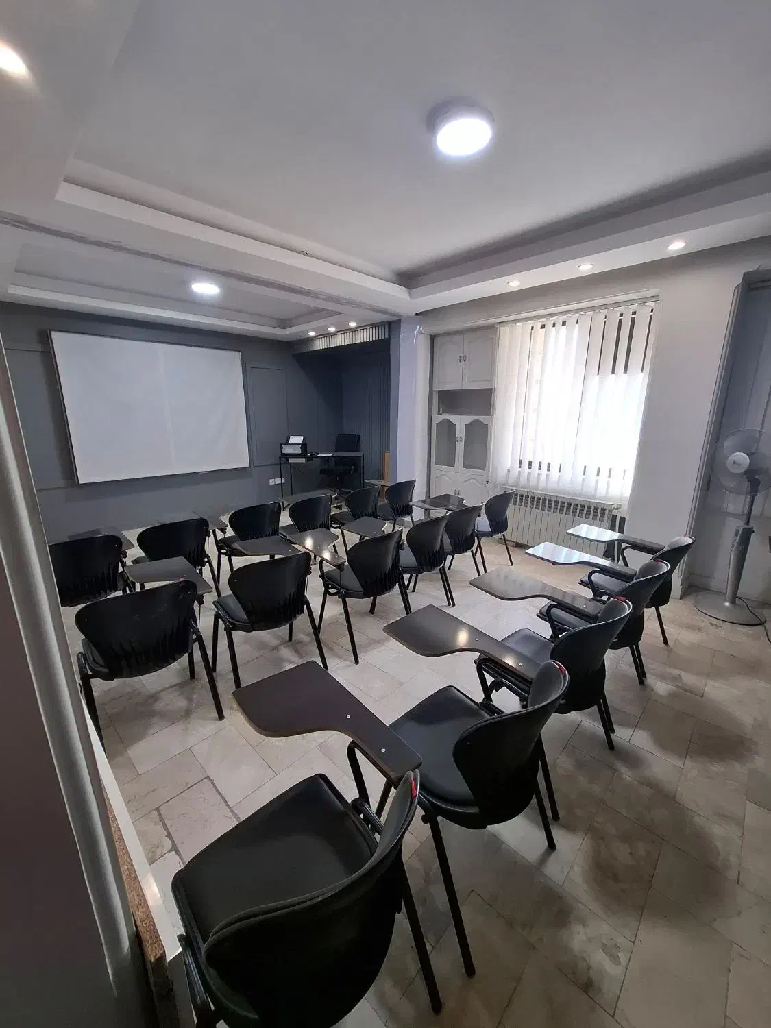 اجاره فضای آموزشی|اجارهٔ کوتاهمدت دفتر کار و فضای آموزشی|مشهد, آبکوه|دیوار