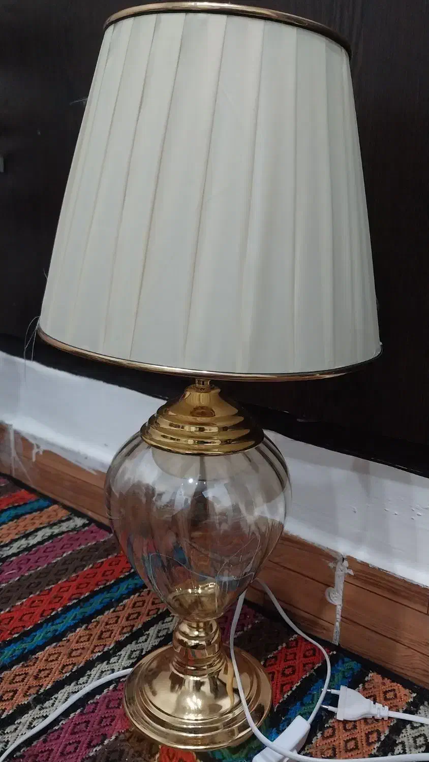 آباژور|چراغ خواب و آباژور|اندیشه, اندیشه فاز ۱|دیوار