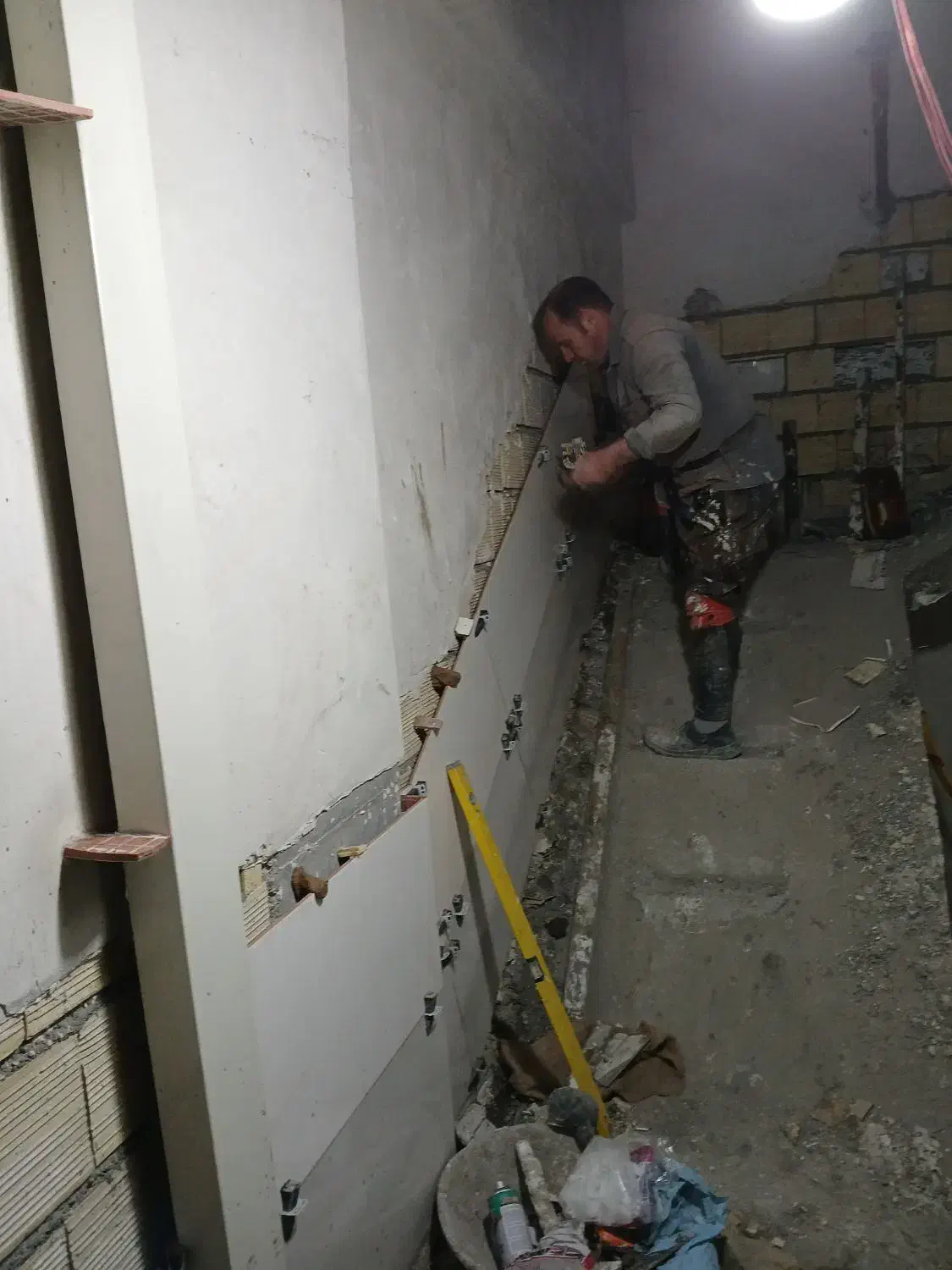 کاشیکاری و سرامیک کاری-نما وموزایک|خدمات پیشه و مهارت|میانه, |دیوار