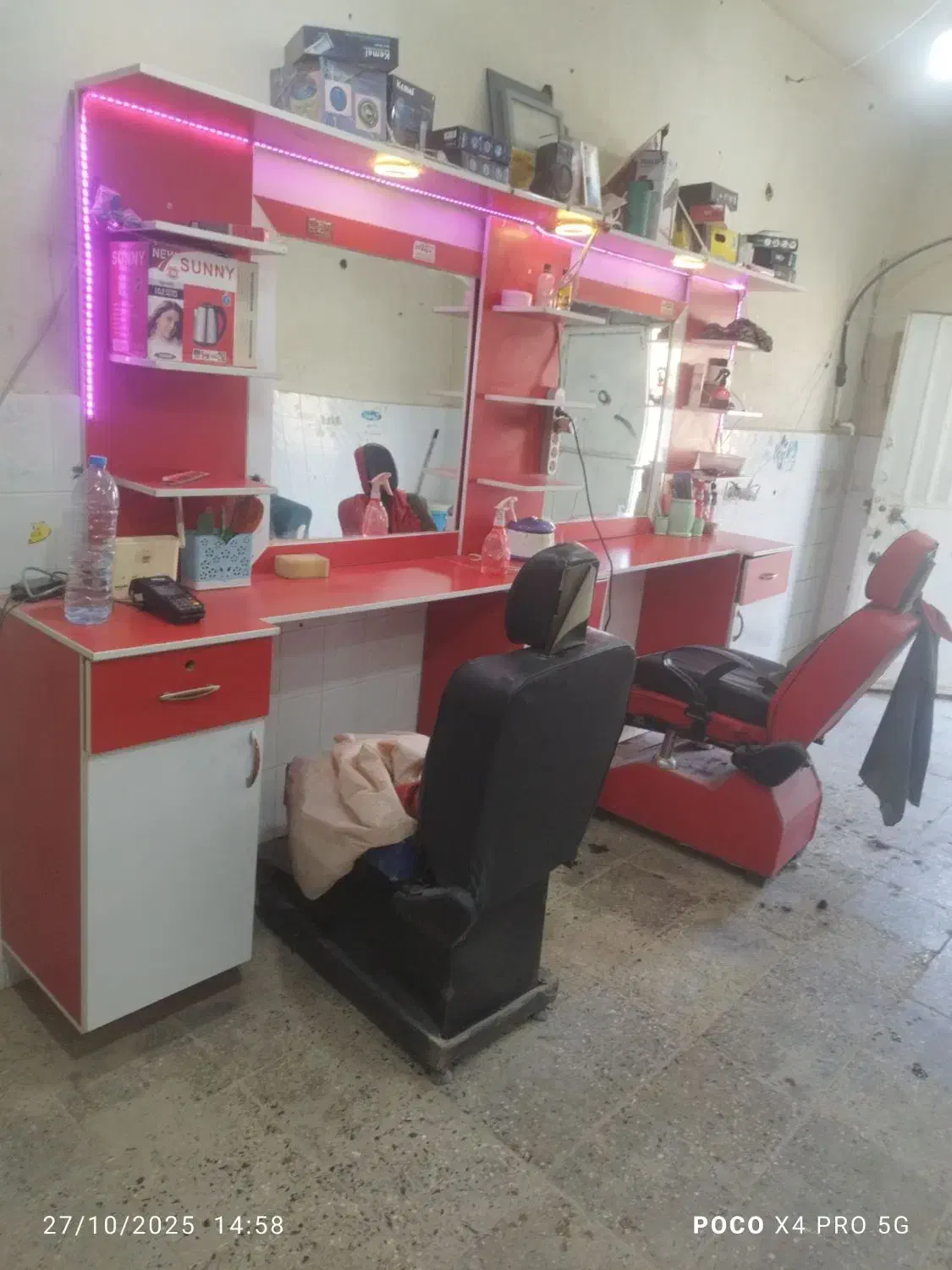 فروش کامل ارایشگاه مردانه باتمام وسایل|آرایشگاه و سالن‌های زیبایی|سراوان, |دیوار