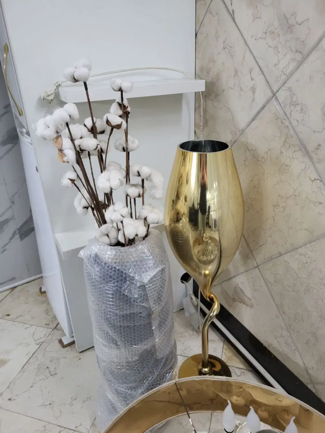 گلدون نو|گل مصنوعی|کرج, کوی زنبق|دیوار