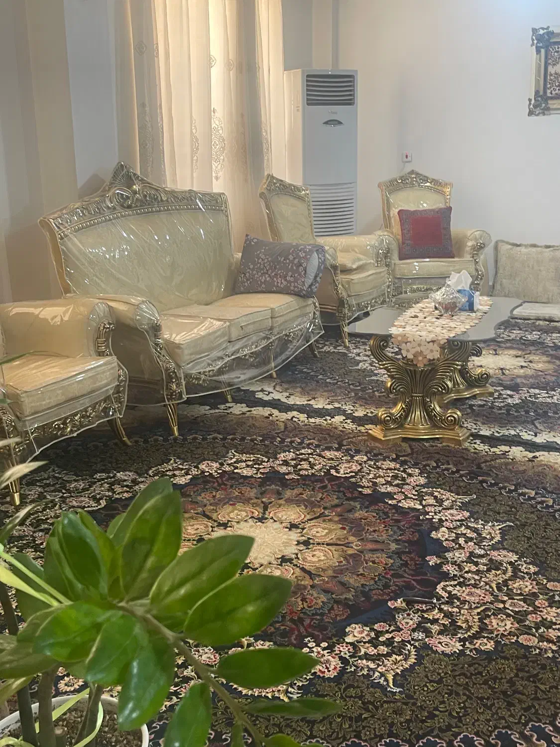 مبل سلطنتی|مبلمان خانگی و میز عسلی|پارسیان, |دیوار