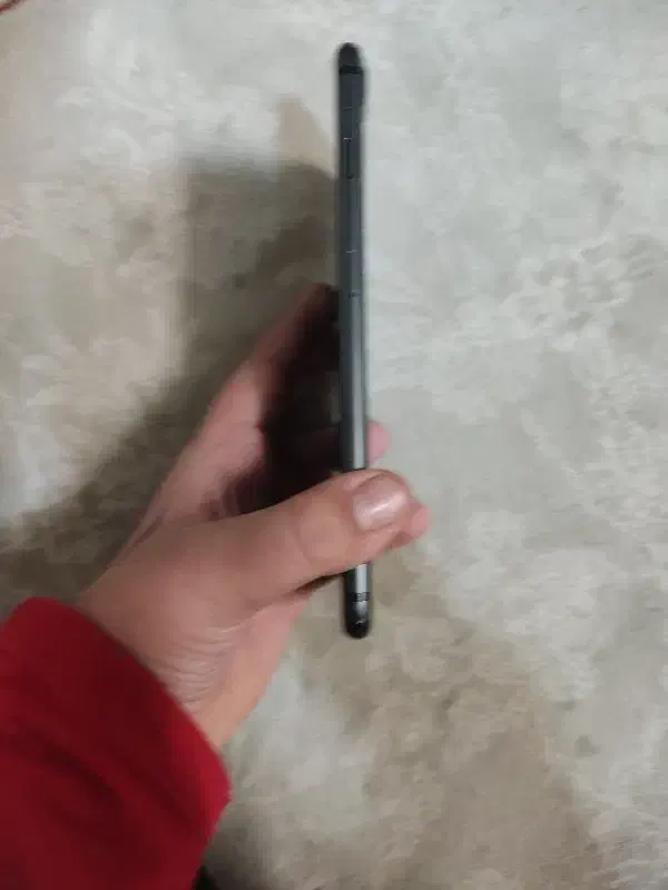 آیفون 8 نیازمند به تعمیر یک تعمیر جزعی و کلی|موبایل|اصفهان, بهاران|دیوار