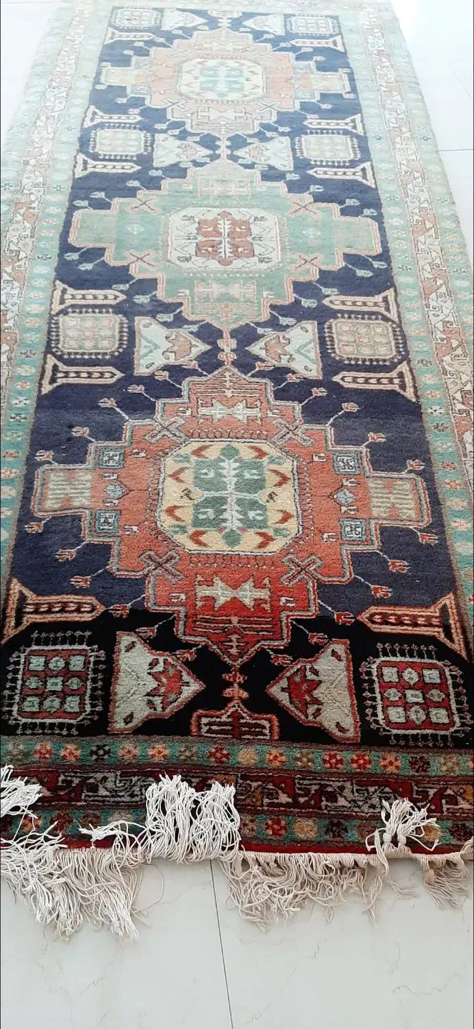 یک عدد تخت فلزی تک نفره.یک تخت فرش طبیعی ۳×۱.۳۰|تخت و سرویس خواب|اردبیل, |دیوار