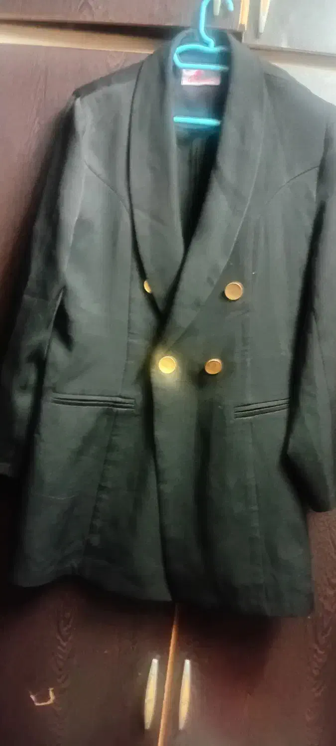 تعداد زیادی کاپشن و پالتو|لباس|اراک, |دیوار