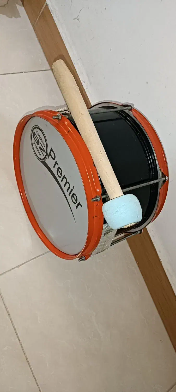 یک عدد طبل|درام و پرکاشن|رشت, معلولین|دیوار