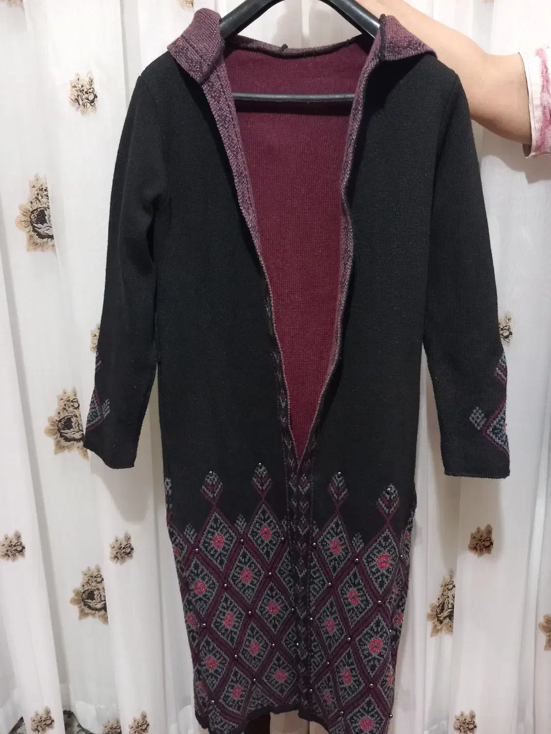 بافت|لباس|مشهد, حضرت حجت|دیوار