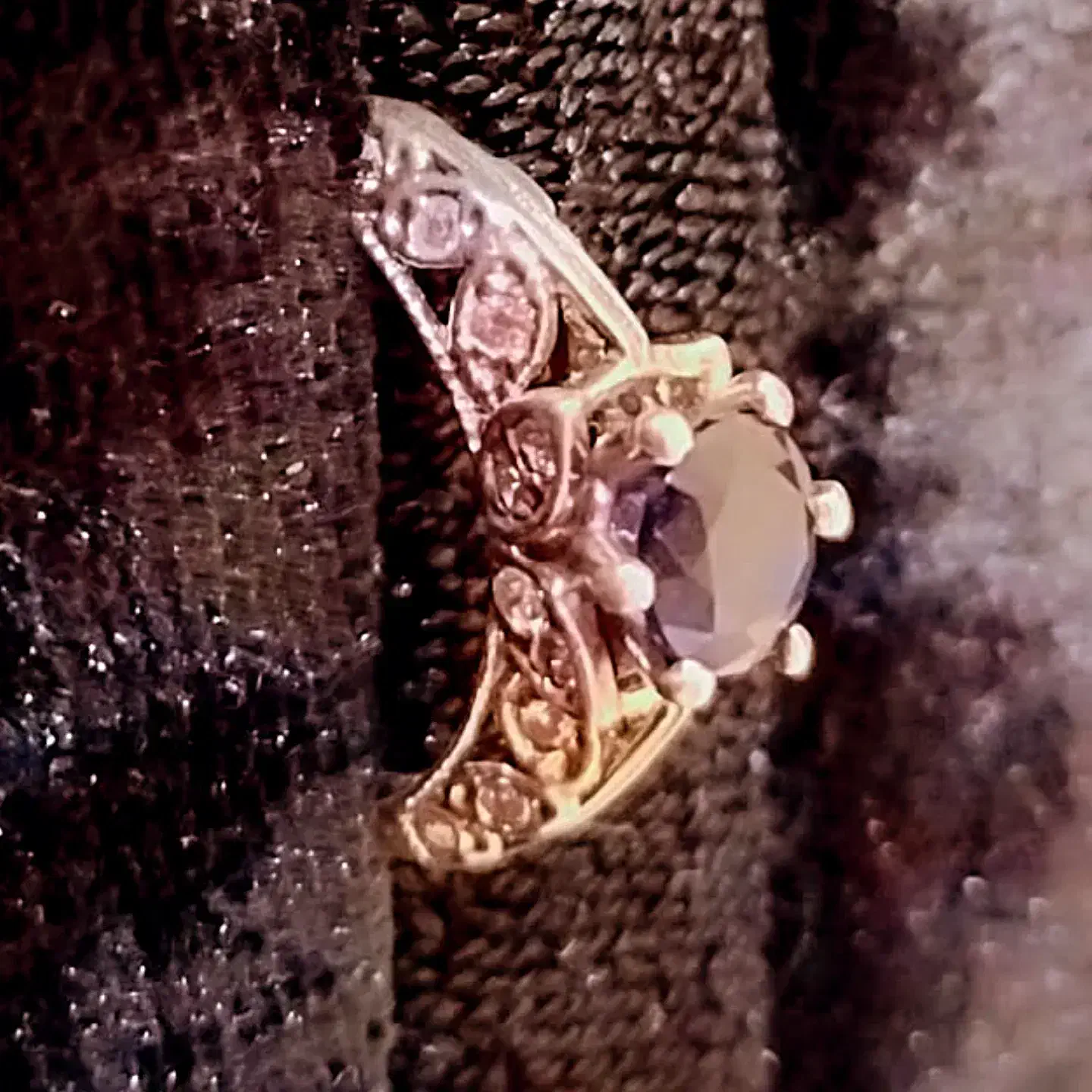 سه تا انگشتر  و دوتا پلاک|جواهرات|رباط‌کریم, رباط‌کریم|دیوار