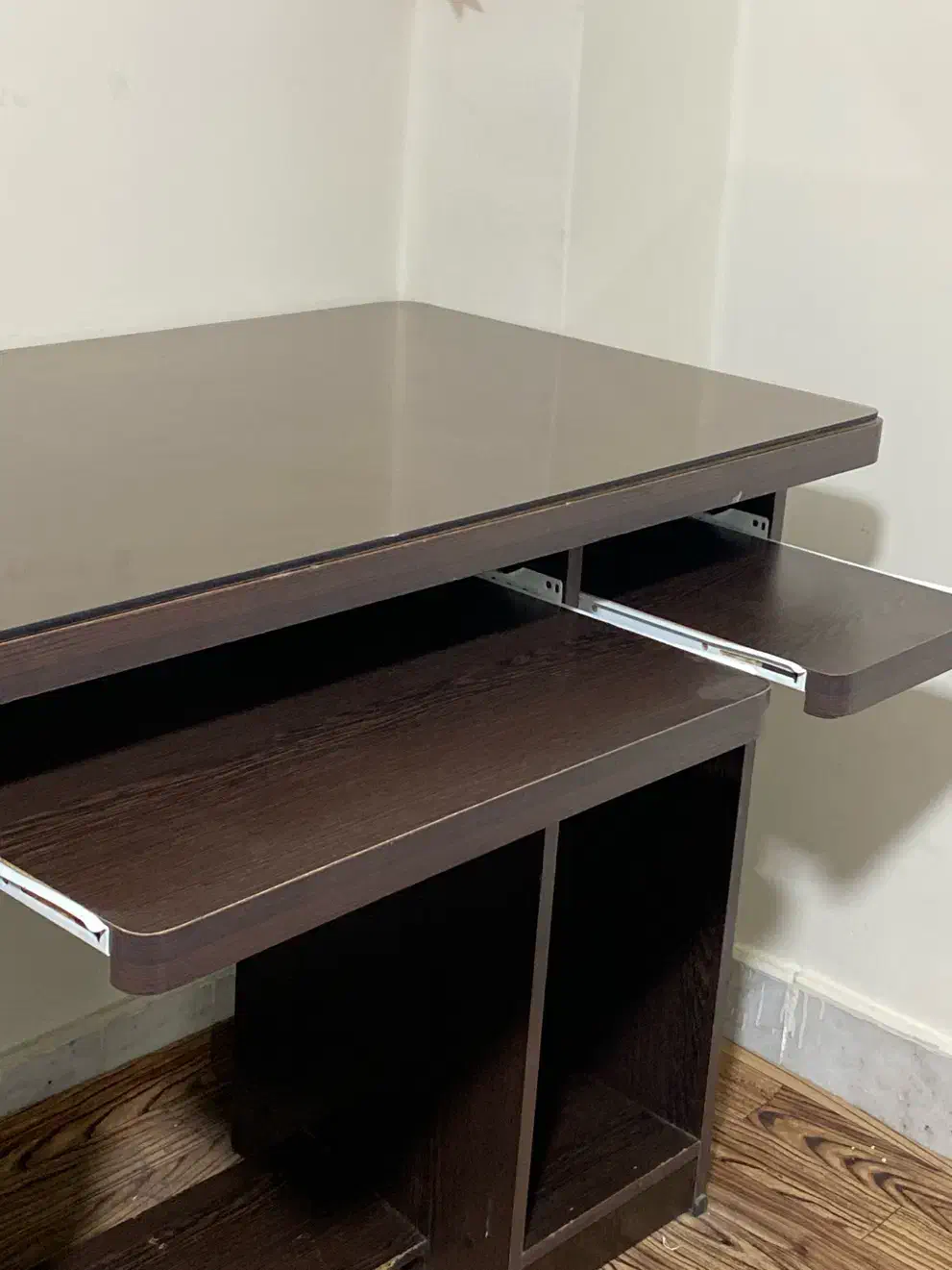 میز کامپیوتر|میز تحریر و کامپیوتر|سبزوار, هویزه|دیوار