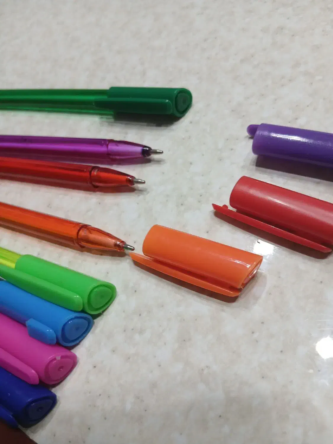 خودکار ۱۰ رنگ زیبا|لوازم التحریر|رشت, باهنر|دیوار