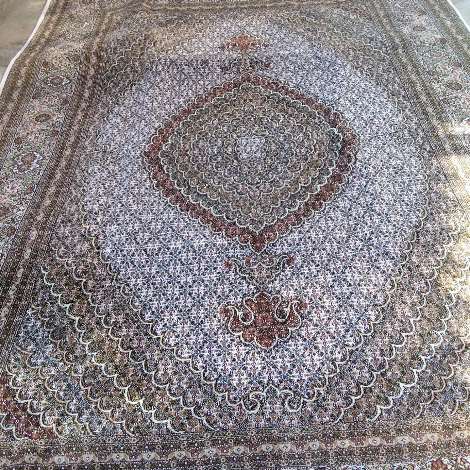 تک ۱۲ متری چهل رج کرم ابریشم بافنده ام|فرش|اردبیل, |دیوار