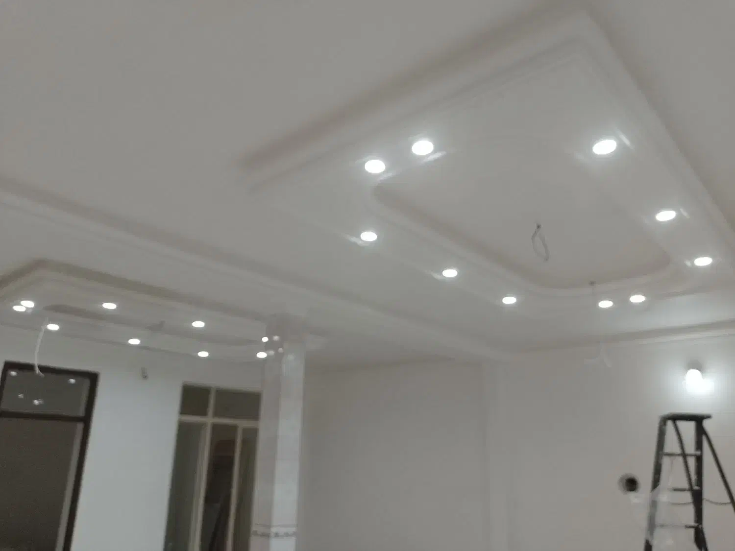 سیم کش برق کار ساختمان تعمیرات جوشکاری|خدمات پیشه و مهارت|ارومیه, |دیوار