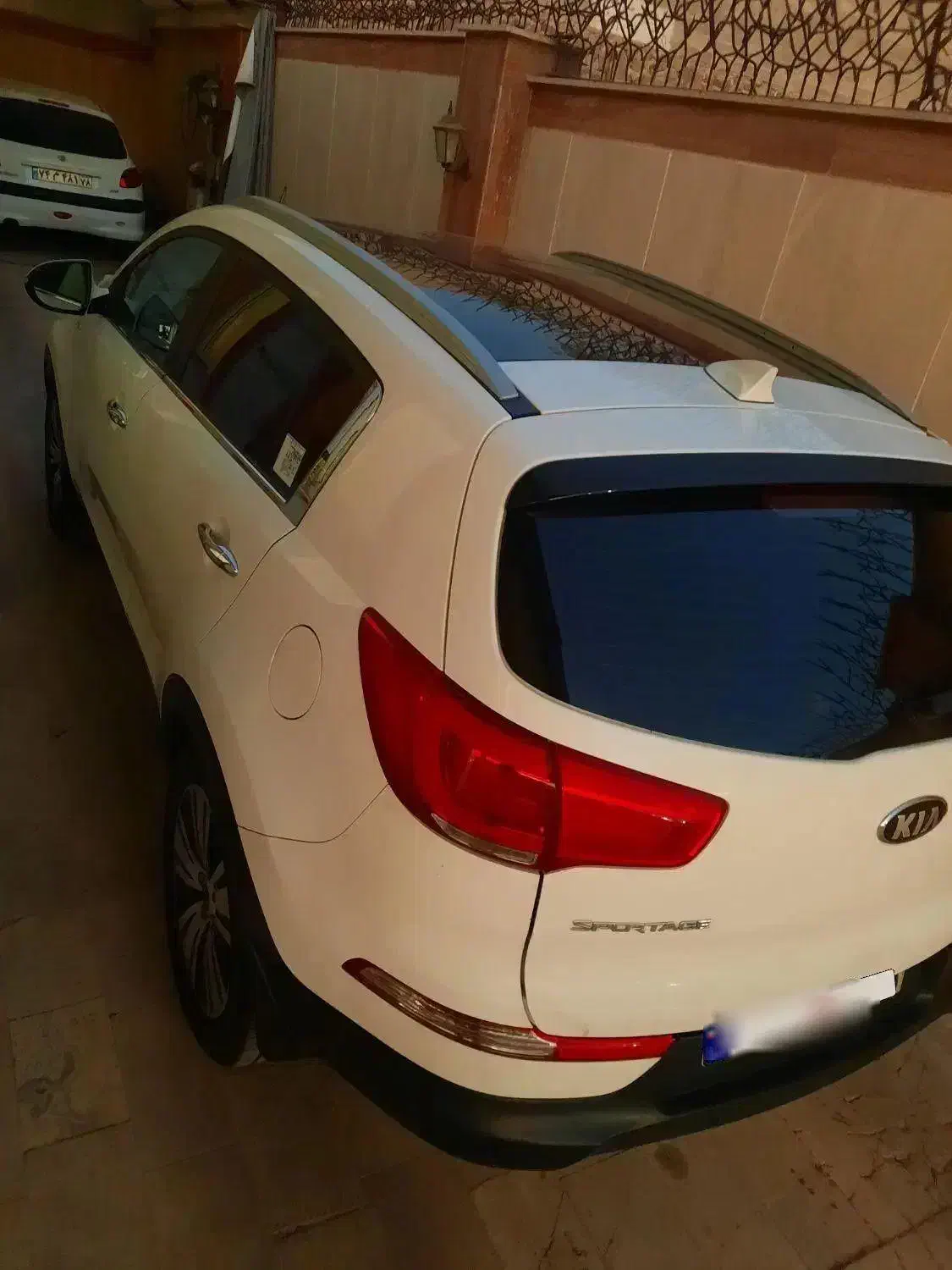 اسپورتیج ۲۰۱۴ سندتک برگ سفید|خودرو سواری و وانت|پرند, فاز ۳|دیوار