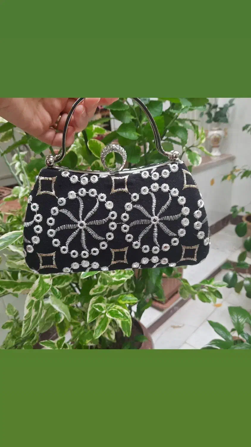 کیف قابدار.|کیف، کفش، کمربند|مراغه, |دیوار