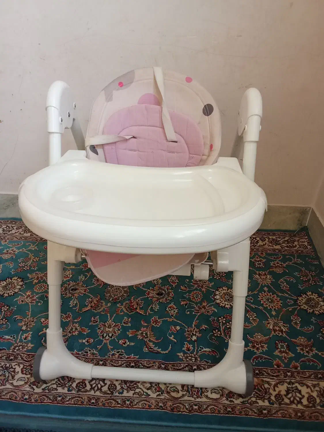 صندلی غذا کودک واقعا در حد نو|تخت و صندلی بچه|ابریشم, |دیوار