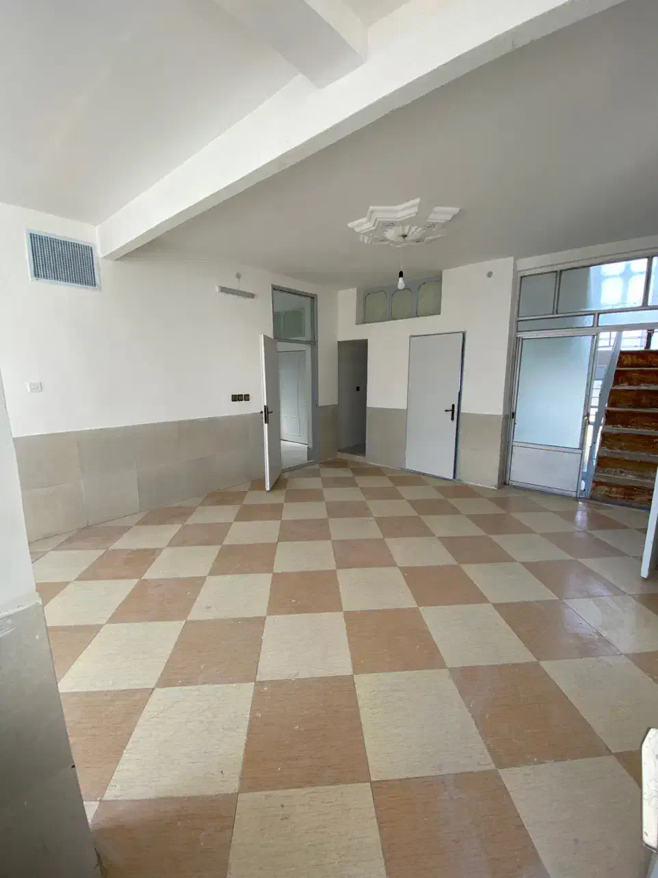 رهن و اجاره خانه ویلایی ۳۰۰ متری در دادگستری|اجارهٔ خانه و ویلا|کاشمر, |دیوار