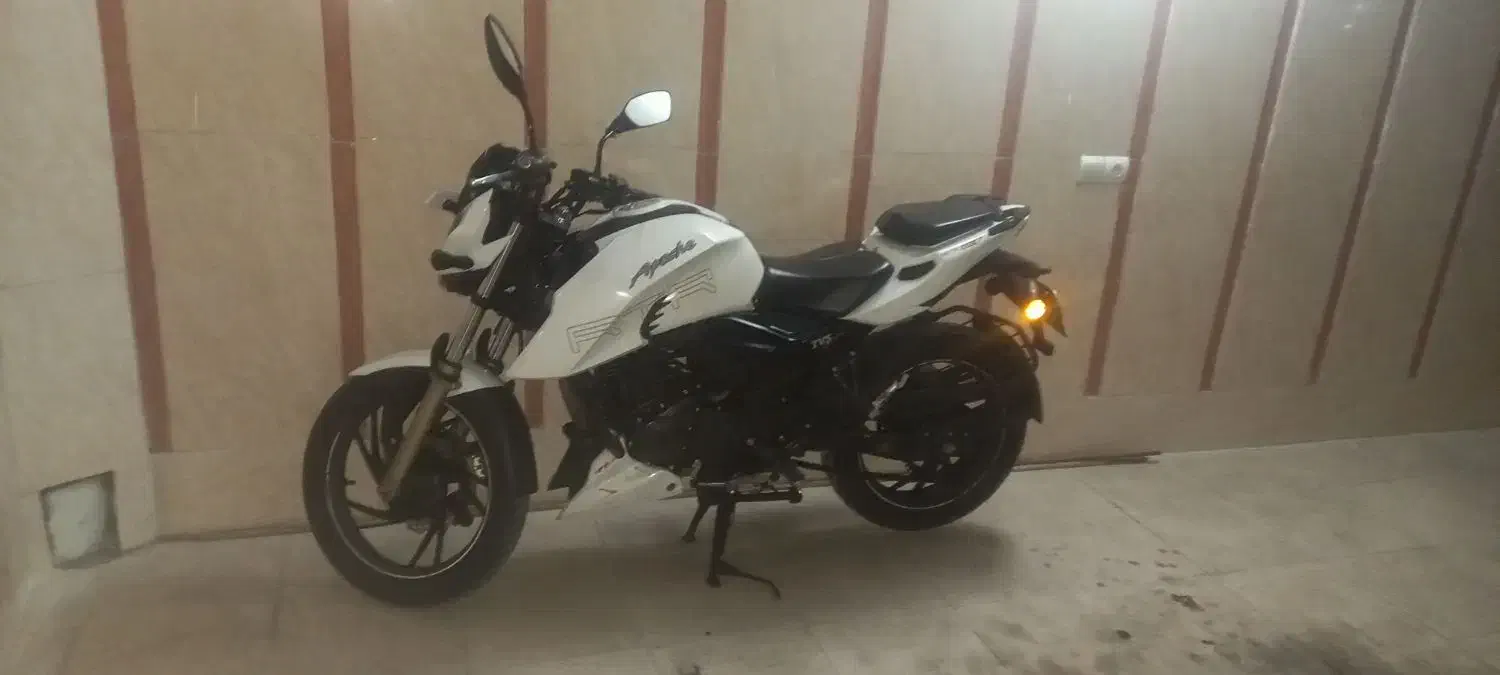 آپاچی ۲۰۰ مدل ۹۷ بسیار سالم|موتورسیکلت|تهران, شهرک شریعتی|دیوار