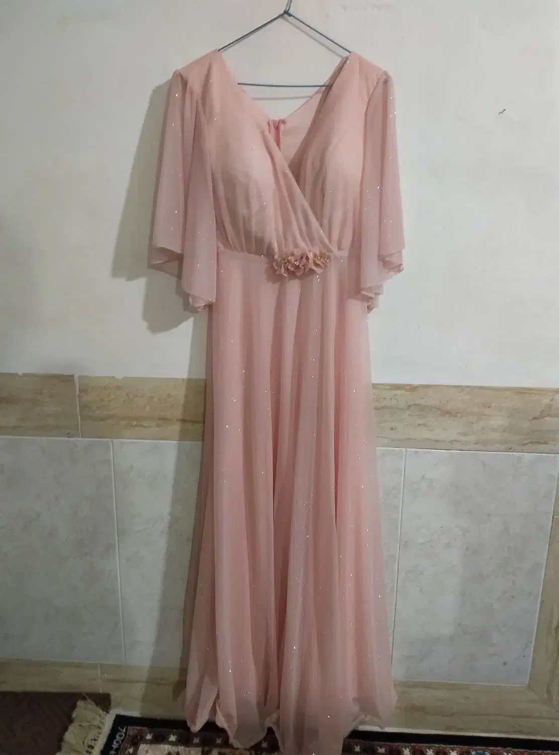 لباس مجلسی|لباس|تربت‌حیدریه, باغ سلطانی|دیوار