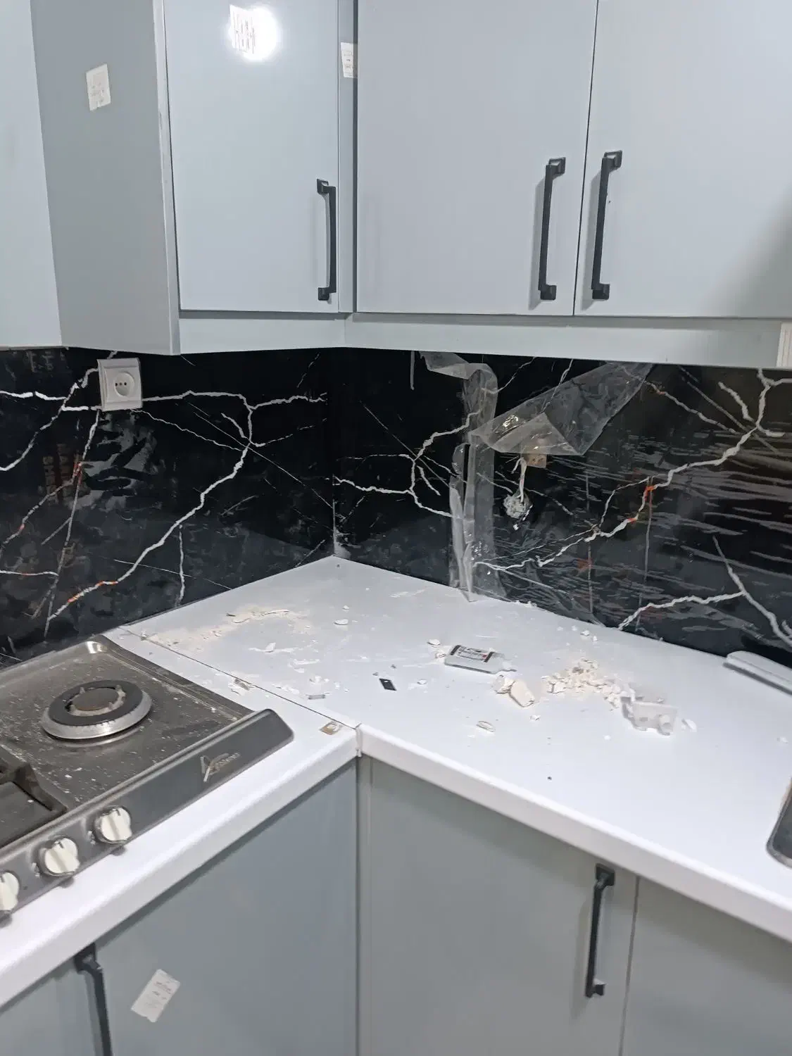 نصاب کاغذ دیواری ماربل ترمو اینه|خدمات پیشه و مهارت|بندرعباس, |دیوار