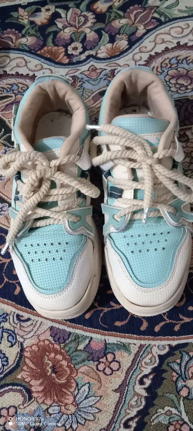 کفش اسپرت|کیف، کفش، کمربند|اهواز, زندوکیلی|دیوار