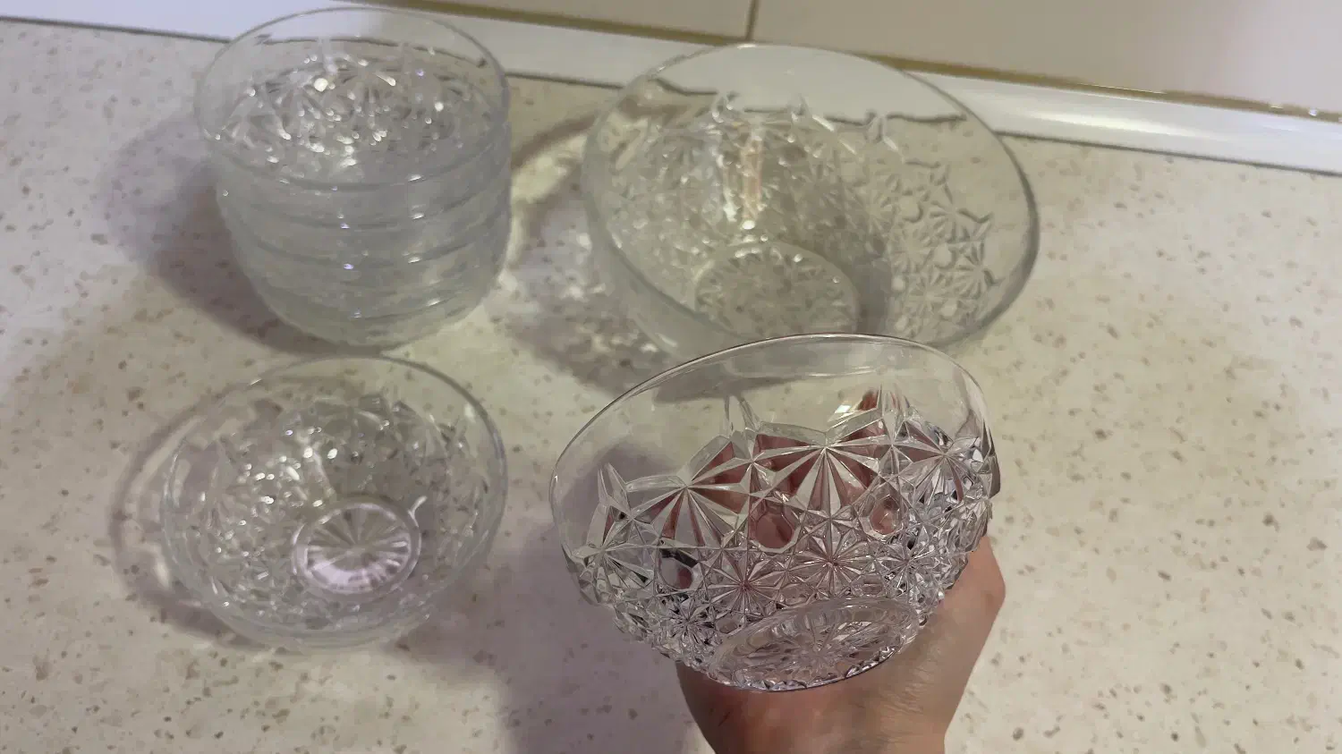 ظرف بلور همراه ۶عدد کاسه|ظروف سرو و پذیرایی|بندر انزلی, اطبا|دیوار