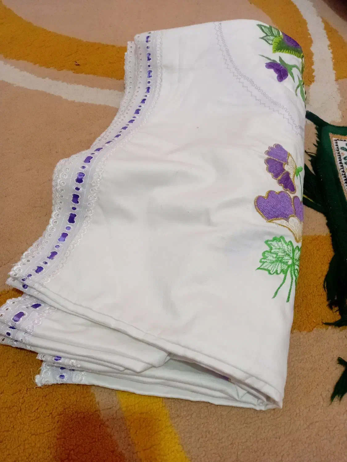 رو بالشت و رو پشتی|رختخواب، بالش، پتو|دهدشت, |دیوار