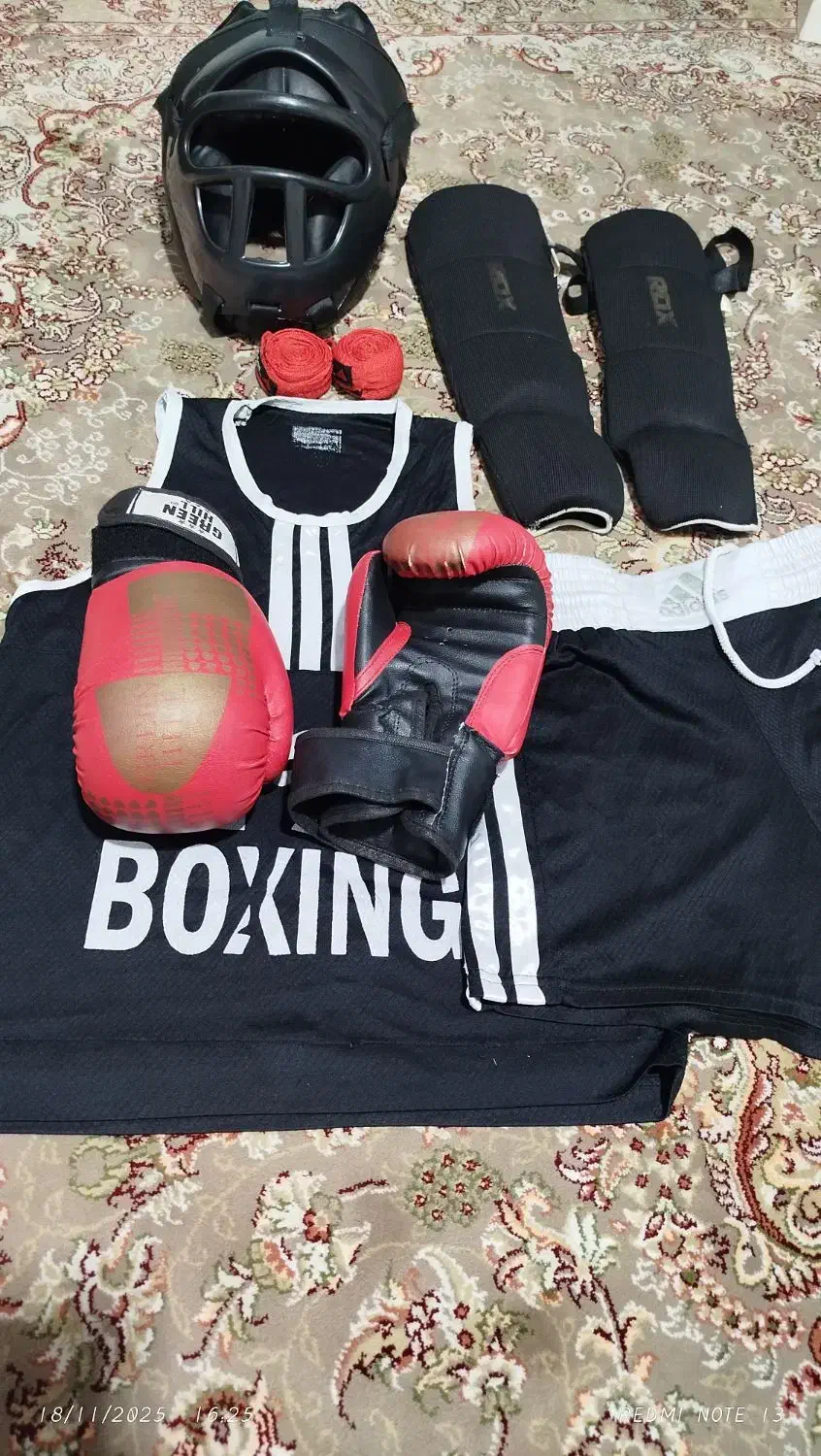 لوازم کیک بوکسینگ ،دستکش،کلاه،ساق بند،تاپ وشورت|تجهیزات ورزشی|پاکدشت, شهرک امام رضا|دیوار