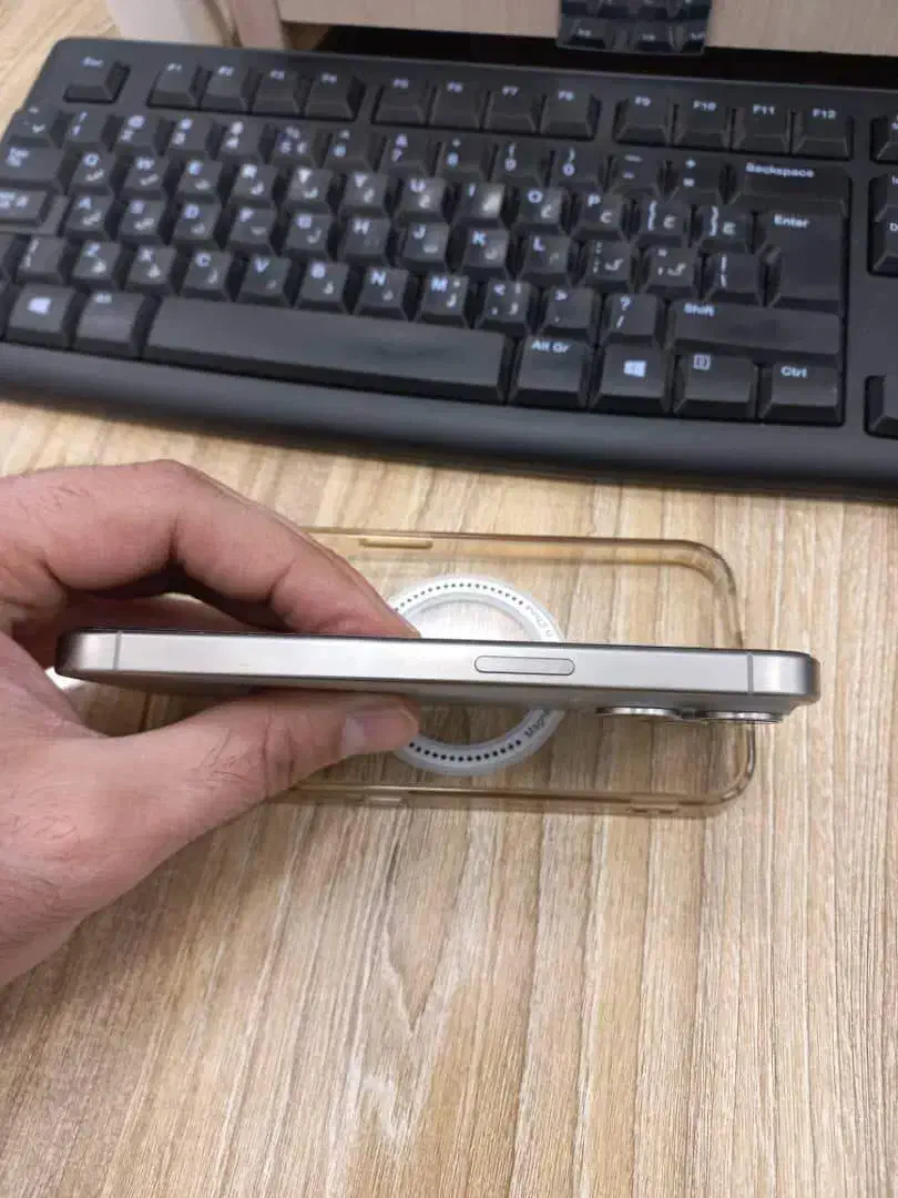 15 پرو بدون یک نقطه ریز|موبایل|خمینیشهر, |دیوار