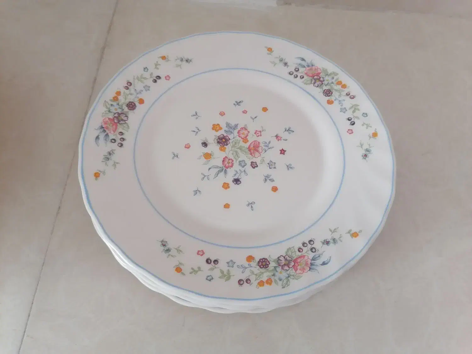 دیس و بشقاب گل ویکتوریا فرانسوی اصل|ظروف سرو و پذیرایی|کرمان, |دیوار