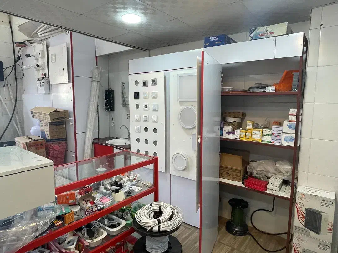 فروش اجناس الکتریکی و ساختمانی به علت تغییر شغل|مصالح و تجهیزات ساختمان|صدرا-فارس, فاز ۱|دیوار