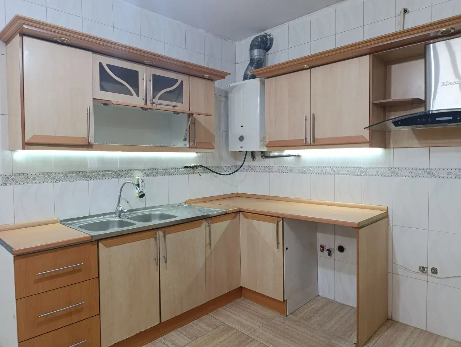 کابینت ام دی اف داخل فلز در حدنو|آب‌چکان و نظم‌دهنده ظروف|فلاورجان, |دیوار