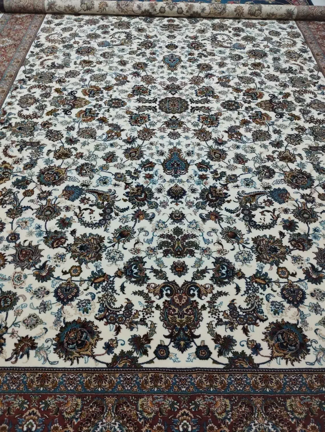 فرش آکبند|فرش|قدس, شهر‌قدس|دیوار