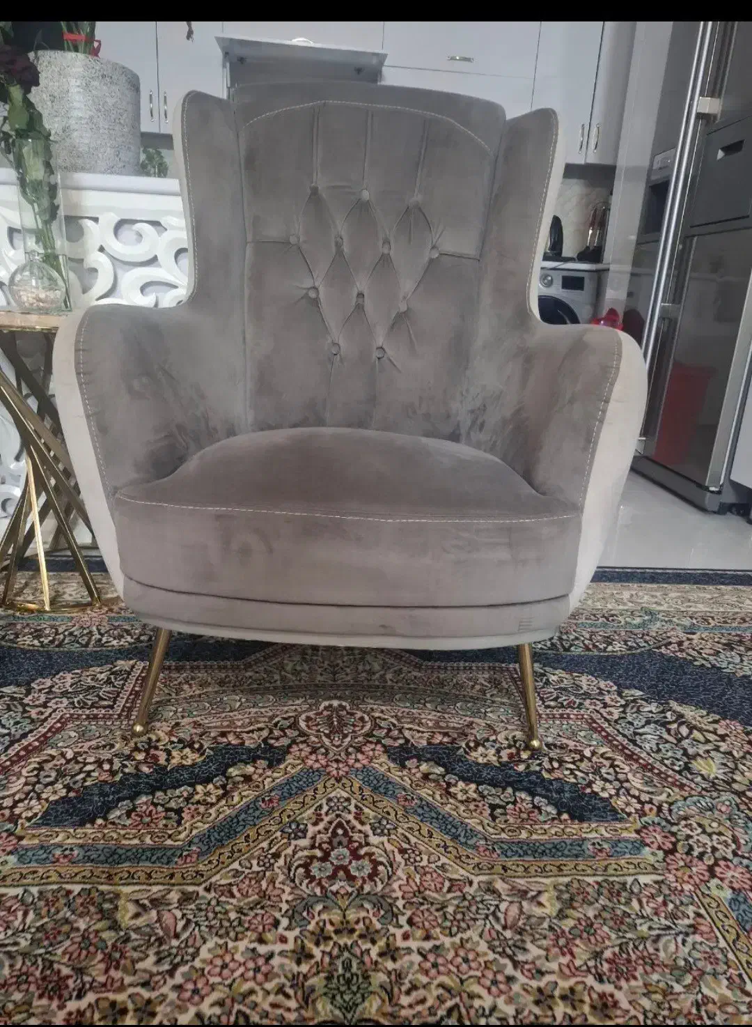 مبل چستر|مبلمان خانگی و میز عسلی|گلبهار, شهر جدید گلبهار|دیوار