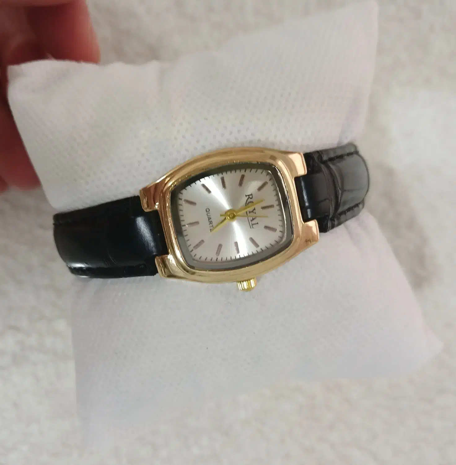 ساعت مچی|ساعت|شهریار, کهنز|دیوار