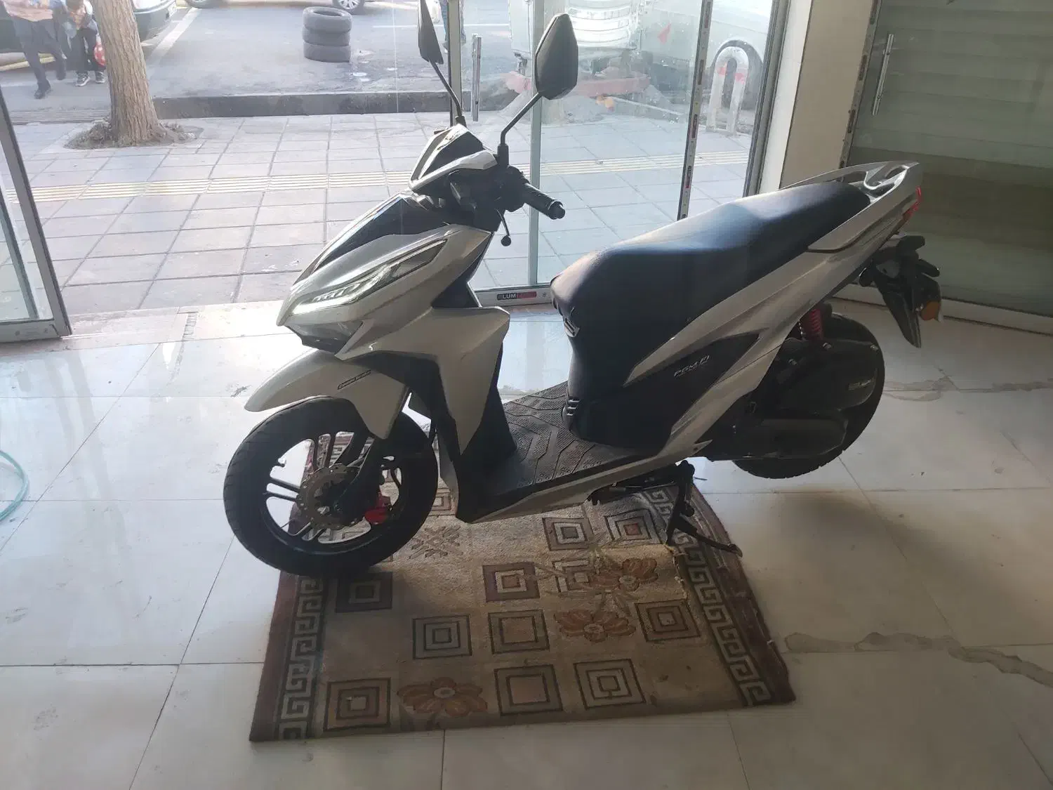 موتور طرح کلیک مدل ۱۴۰۰|موتورسیکلت|باقرشهر, |دیوار