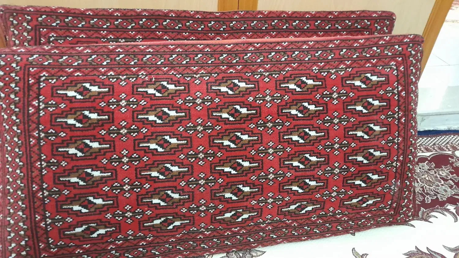 یک جفت پشتی و تکیه در حد نو برای ویلا باغ منزل|پشتی|کرج, فاز ۳ گوهردشت|دیوار