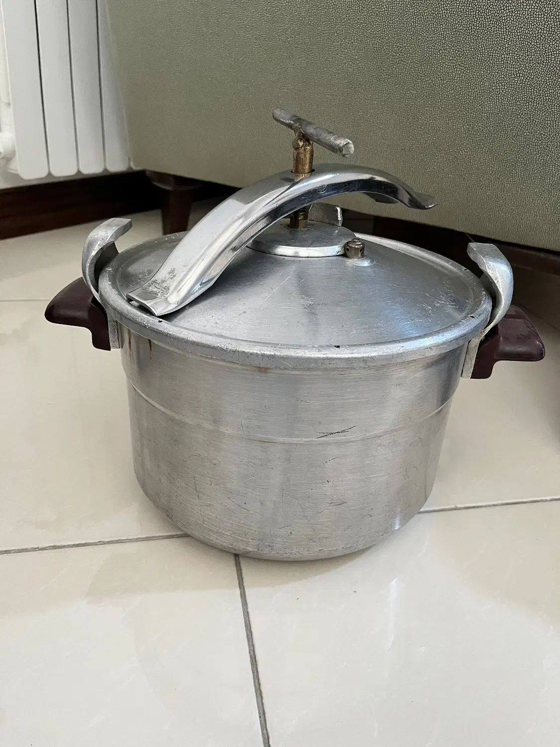 زودپز|ظروف پختوپز|ساری, |دیوار