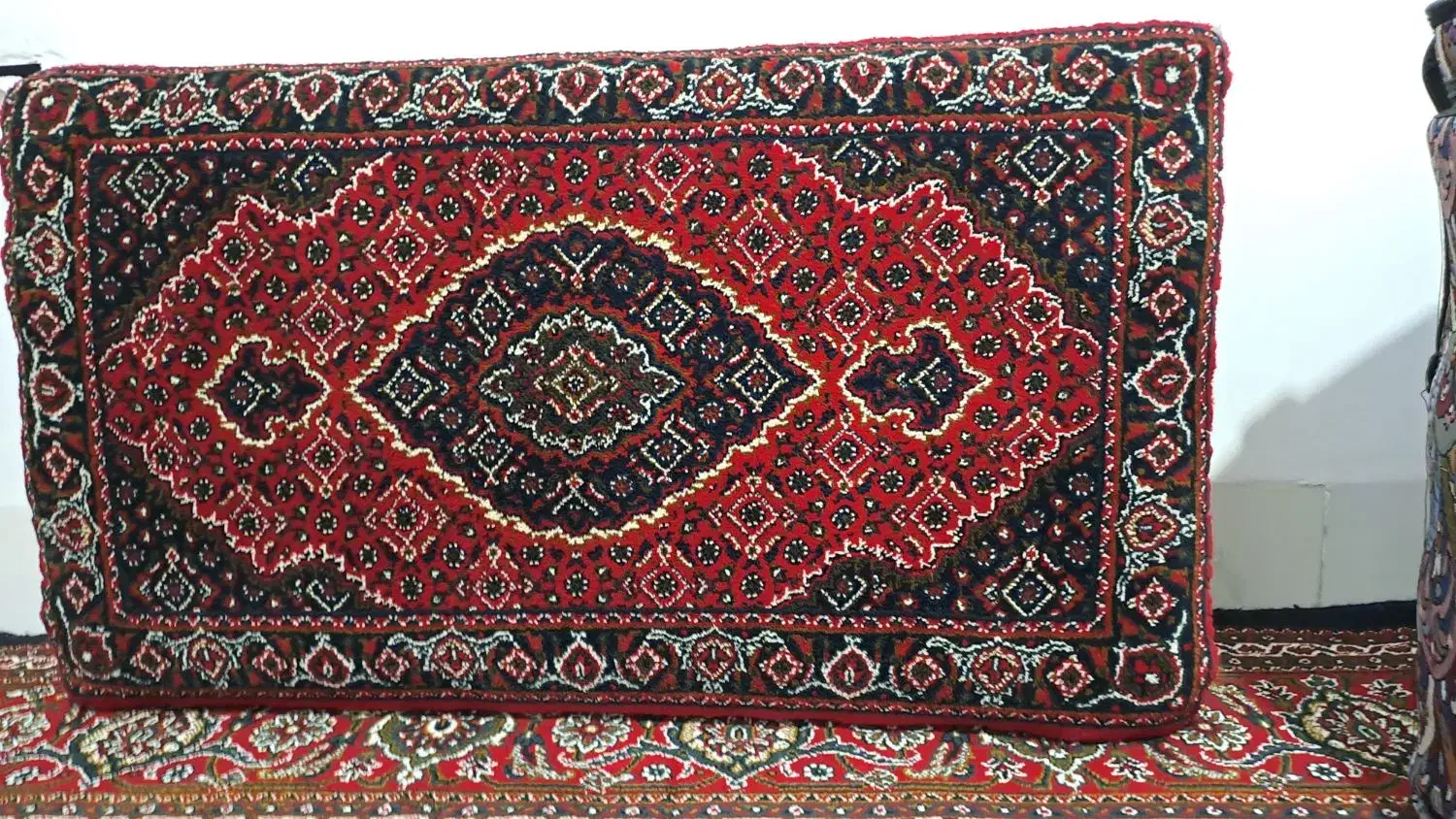 پشتی|پشتی|سنندج, |دیوار