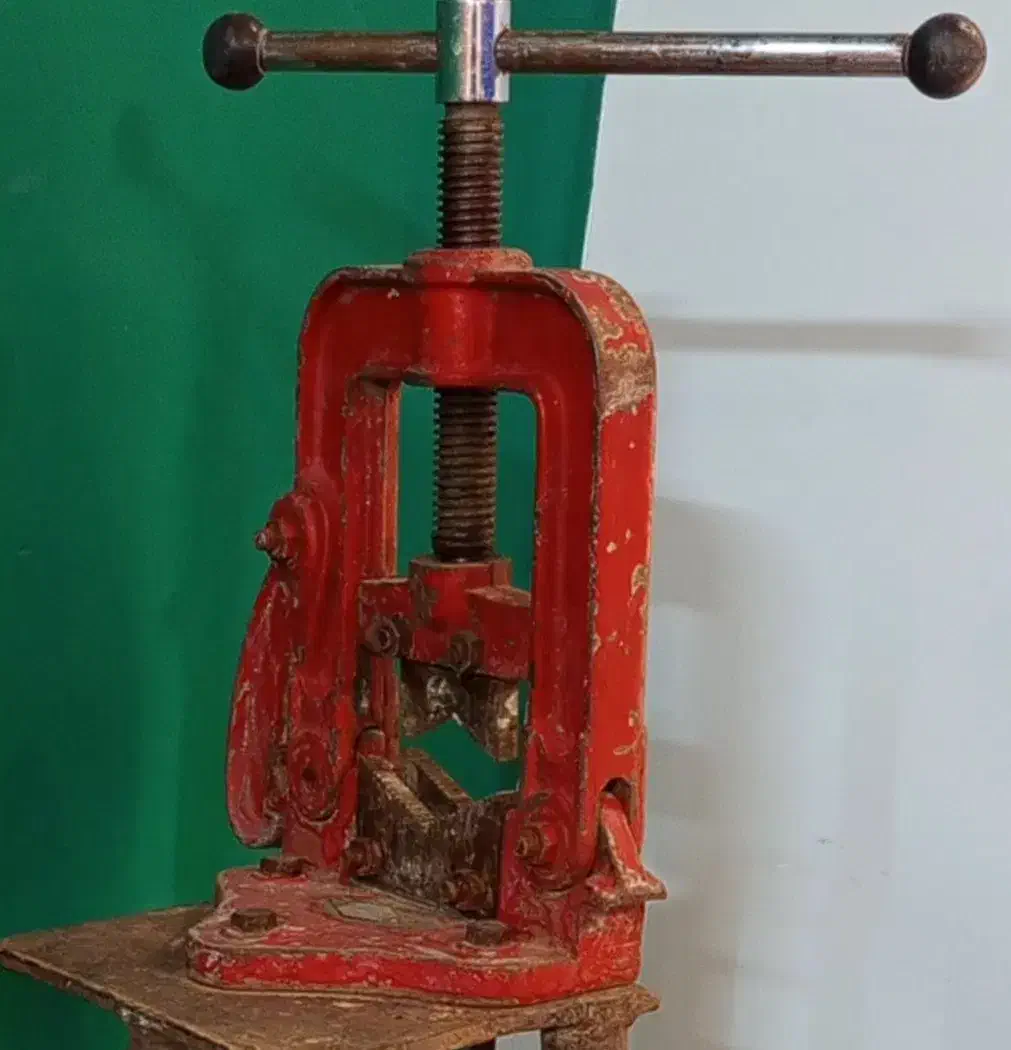 حدیده و گیره و سه پایه فوق سالم و کم کار|ابزارآلات|مشهد, کلاهدوز|دیوار