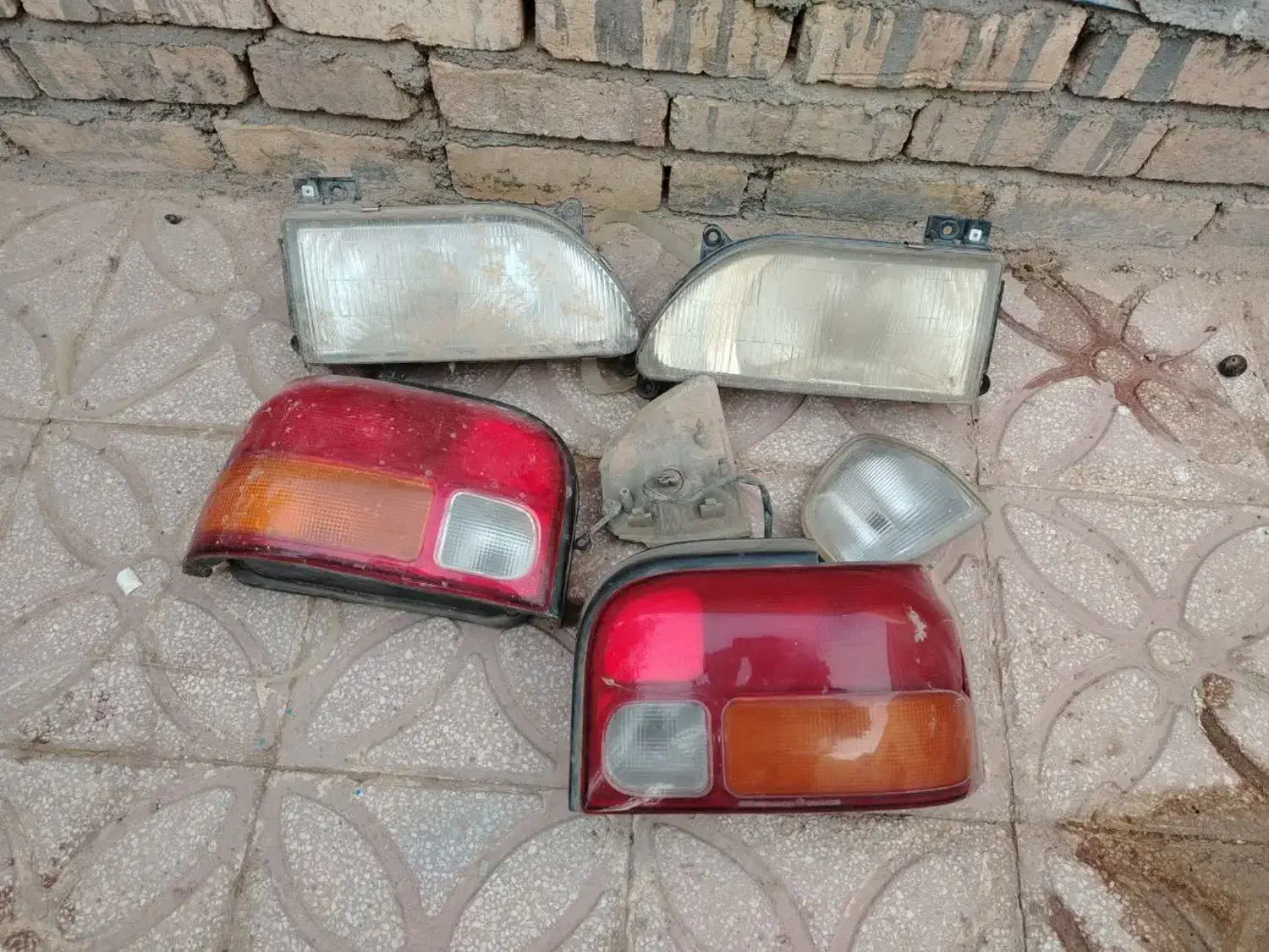 چراغ پرایدصبا|قطعات یدکی و لوازم جانبی|قم, تعویض پلاک|دیوار