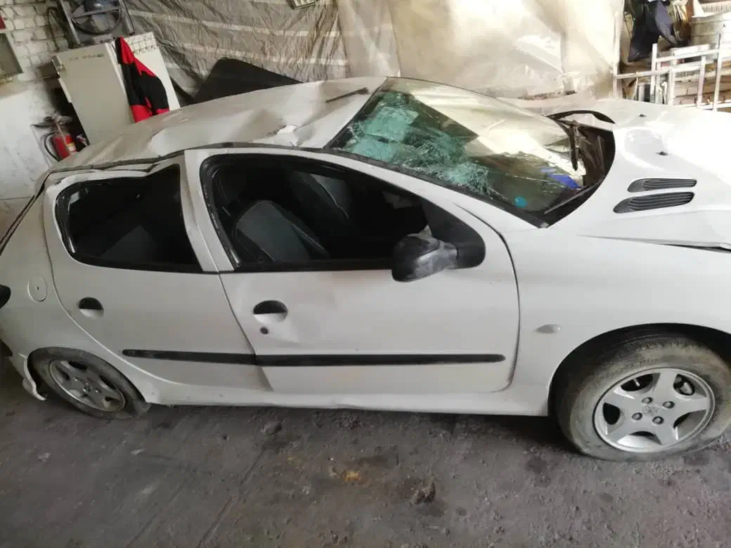 ۲۰۶ تیپ ۳ تصادفی مدل ۹۶ فروشی|خودرو سواری و وانت|یزد, |دیوار