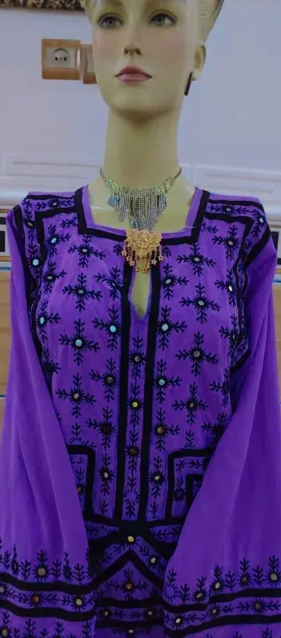 لبآس|لباس|سراوان, |دیوار